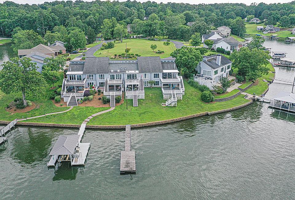 1st image of 310C Driftwood Dr