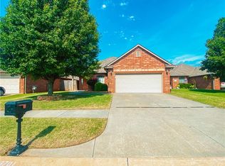 3701 New London Ave, Moore, OK 73160