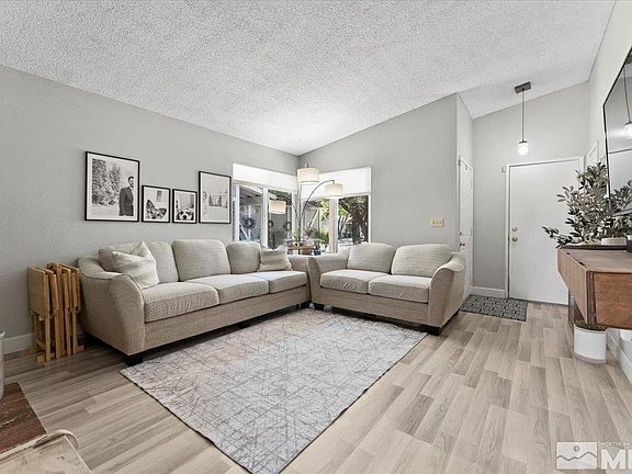 4th image of 2090 Burnside Dr
