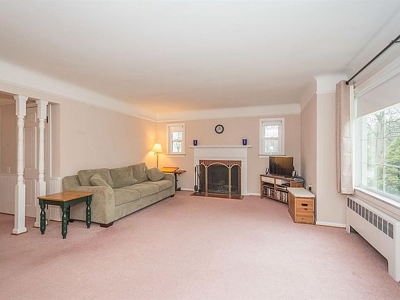 3rd image of 1314 Kingwood St
