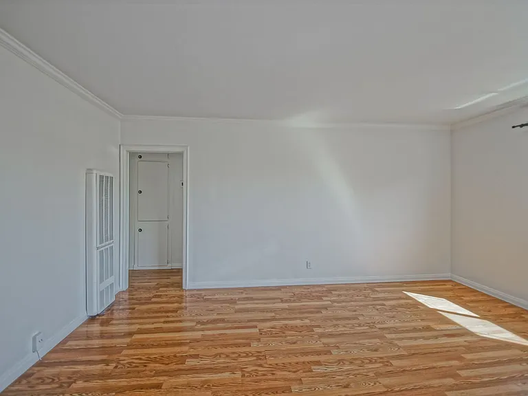 330 Bungalow Dr — Photo 7