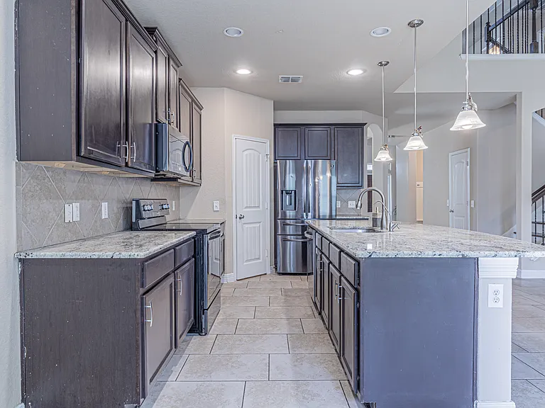 5488 Devonwood St — Photo 15