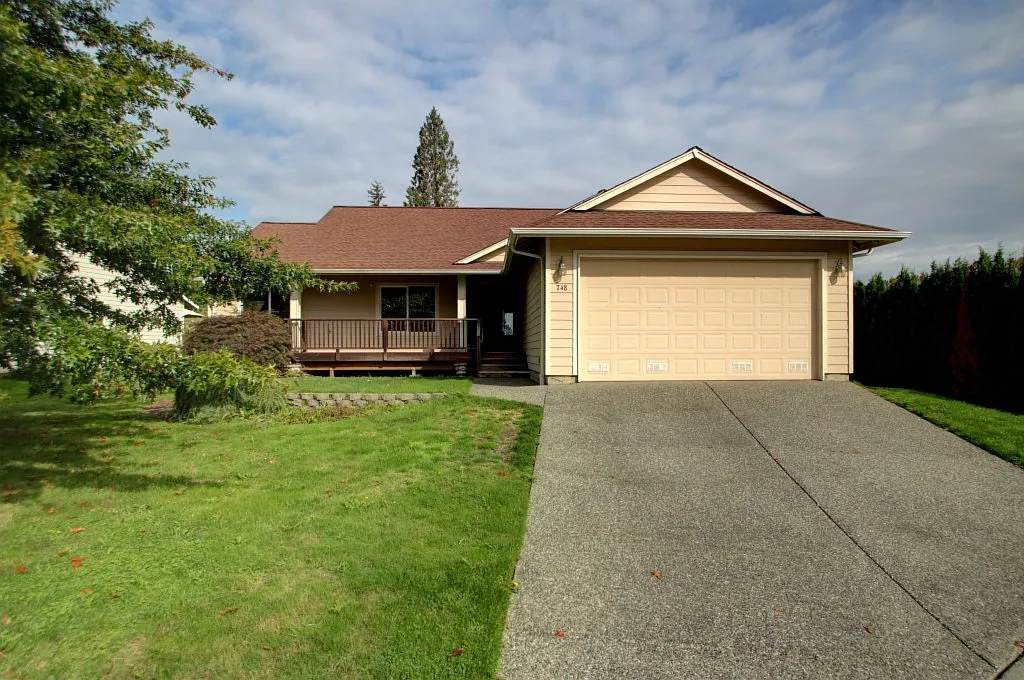 748 Reanna Pl photo 1