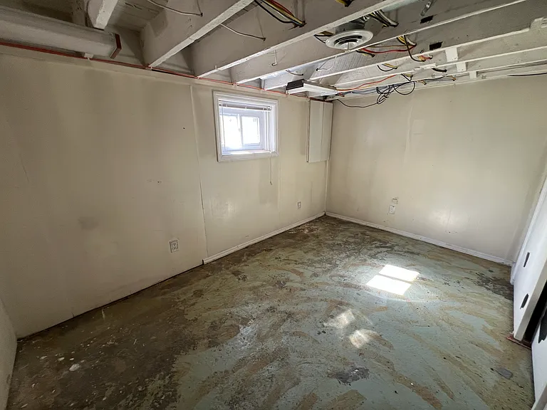 342 Crawford Ave — Photo 14