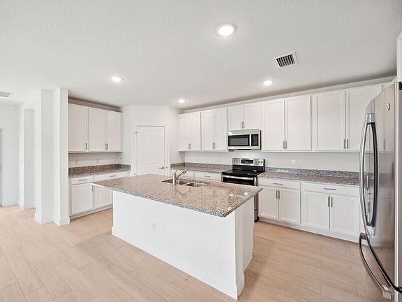 4th image of 4096 SW Mcintyre Street #236