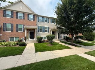 263 Lakeshore Dr, Oswego, IL 60543