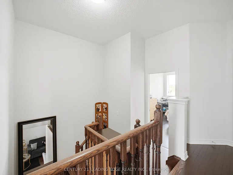 24 Exhibition Cres — Photo 21