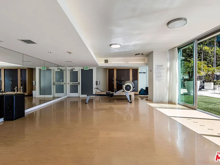 13700 Marina Pointe Dr #1626 — Photo 30