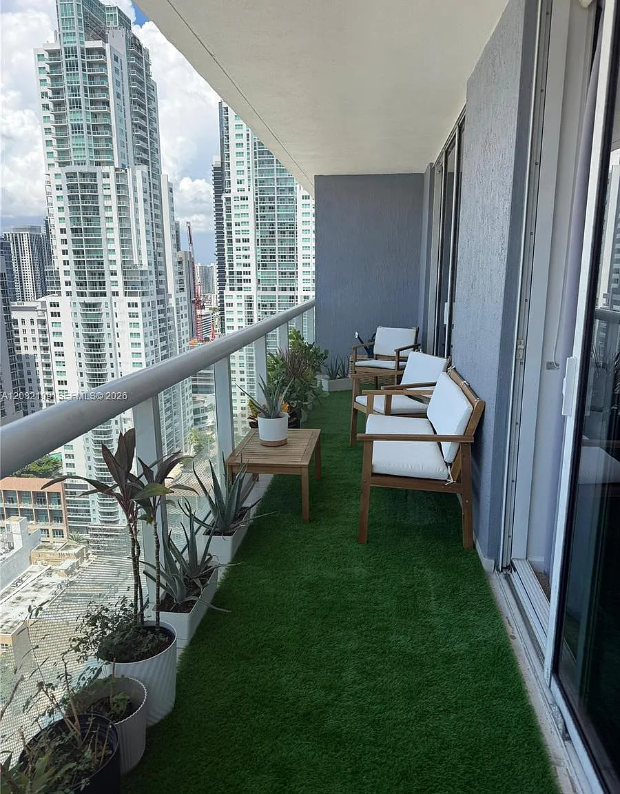 50 Biscayne Condo — Photo 1