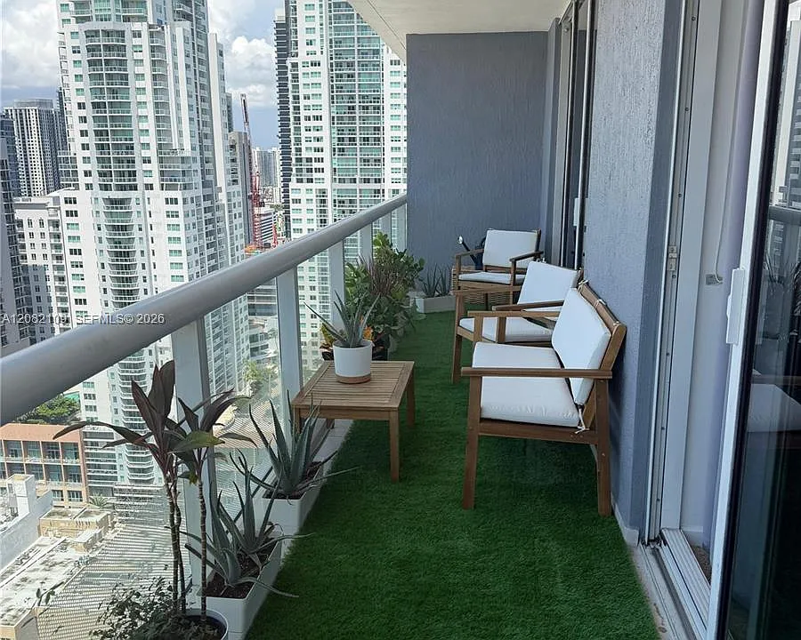 50 Biscayne Blvd #3205