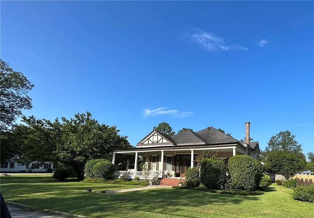616 Church St, Hurtsboro, AL 36860 Zillow