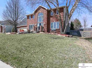 17588 Z St, Omaha, NE 68135