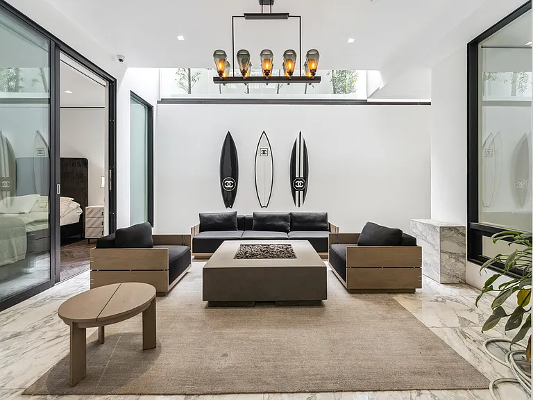213 S La Peer Dr — Photo 88