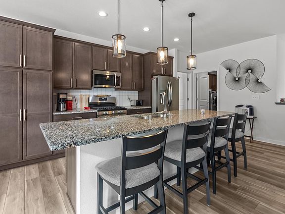 3rd image of 2689 Mapleton AVENUE