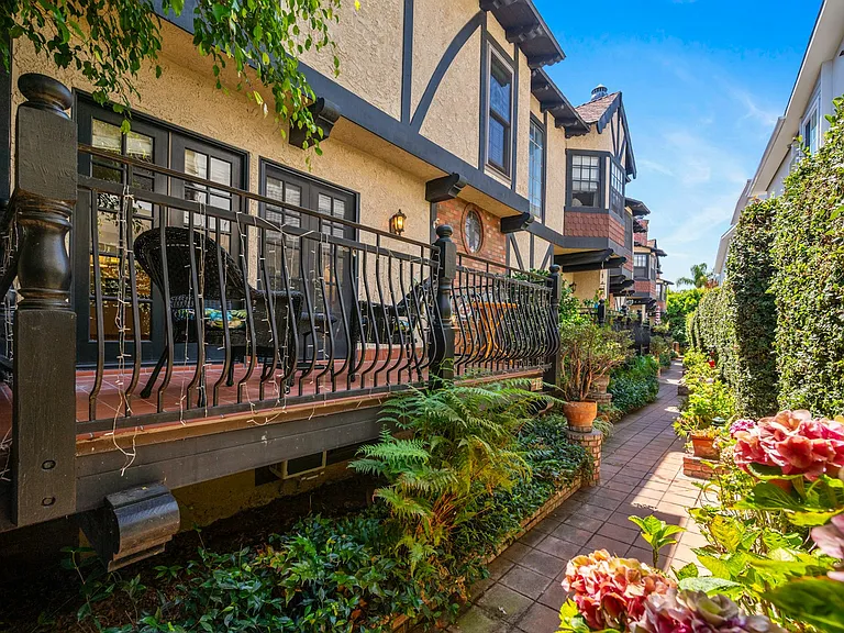 227 S Irena Ave #12 — Photo 4