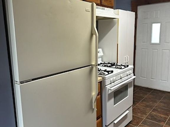 3rd image of 3333 & 3335 Parkview Ave