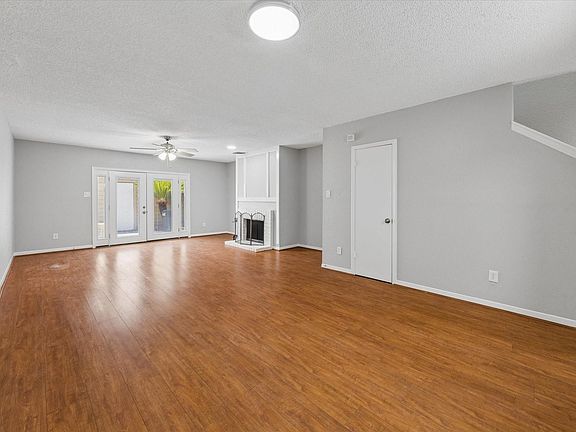 5th image of 995 Memorial Village Dr #102