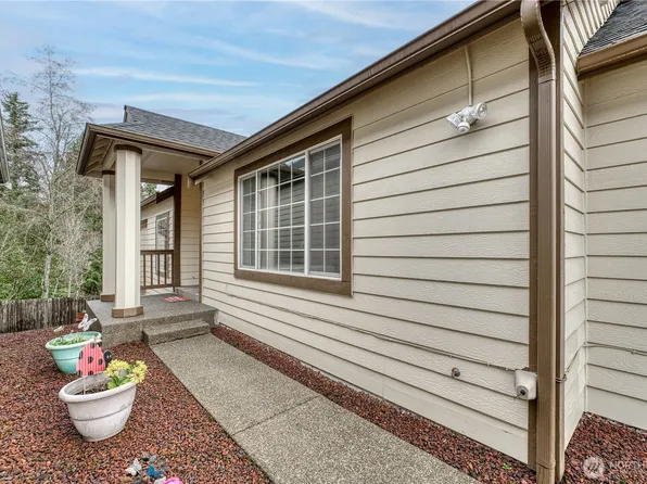 1048 NW Gladiola Court, Silverdale, WA 98383