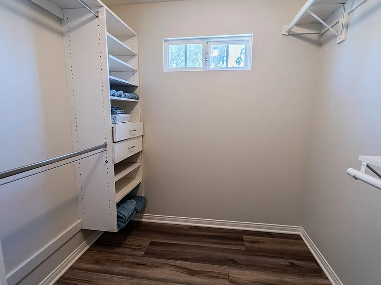 4475 Barnard St — Photo 25