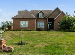 66 Hobbitt Ln, Finleyville, PA 15332