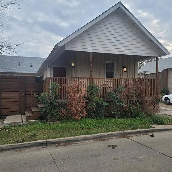 4532 Congo St — Photo 1