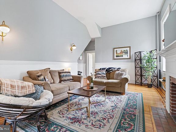 5th image of 3504-08 Ainslie St