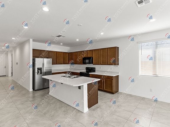 4th image of 1211 E Silver Reef Dr