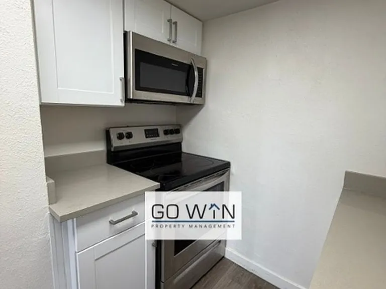 44 E Roanoke Ave — Photo 21