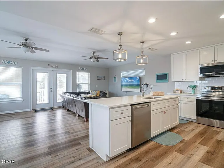 6320 Beach Dr — Photo 7