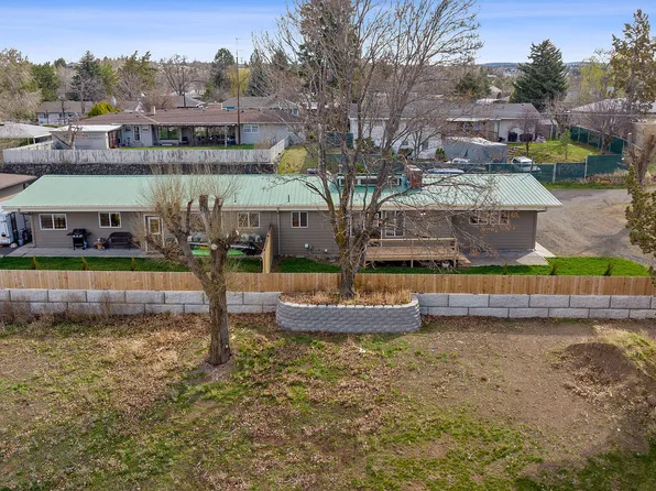 76 SE Hoff Ln, Madras, OR 97741