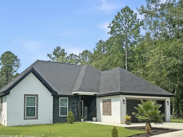 9240 Cartwright Ln, Biloxi, MS 39532