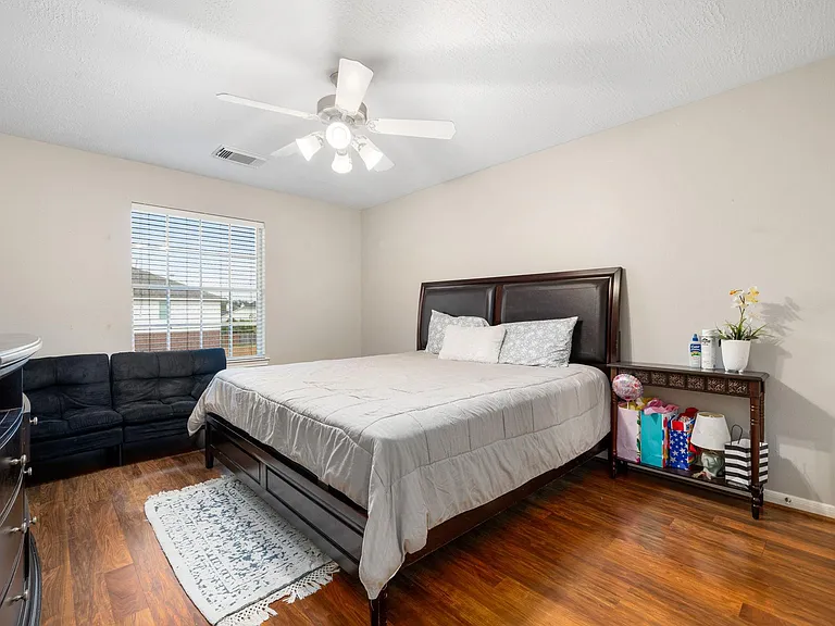 24647 Hampton Lakes Dr — Photo 31