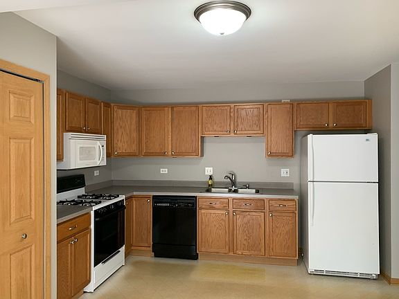 5th image of 326 Normandie Dr