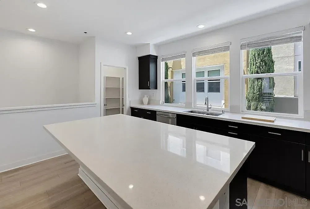 5 bed, 1708 sqft, $1,550 — Photo 4