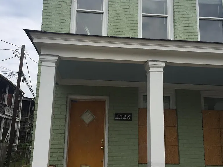 2326 Parkwood Ave — Photo 2