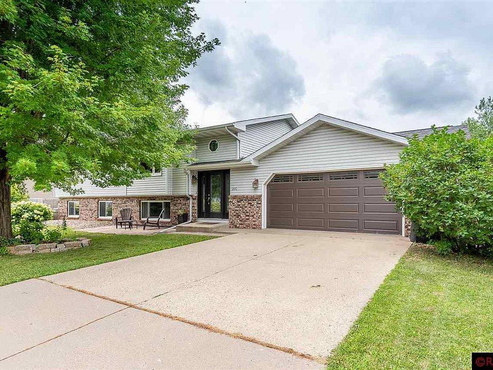 1st image of 200 Heron Dr