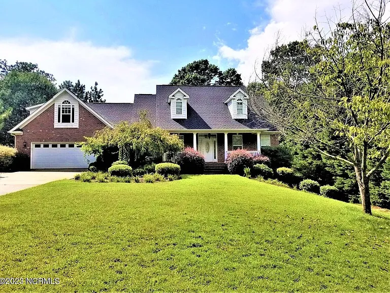 3 Shenecossett Ln — Photo 1