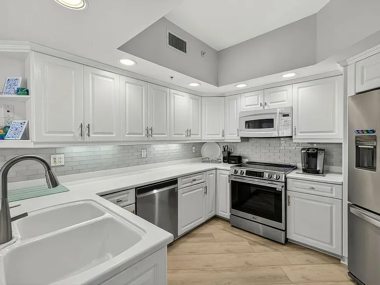 Arbor Lake Dr — Photo 20