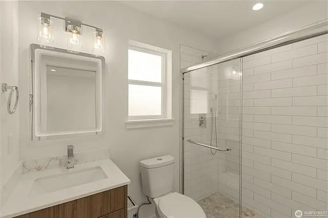 3 bed, $2,940 — Photo 4