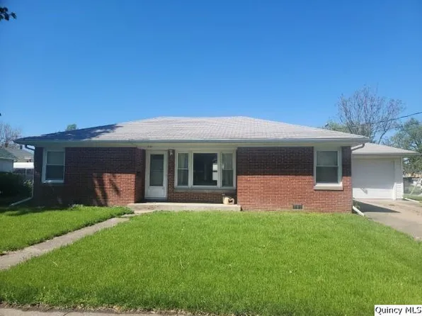 319 Davis St, Carthage, IL 62321