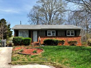 9824 Feldbank Dr, Charlotte, NC 28216