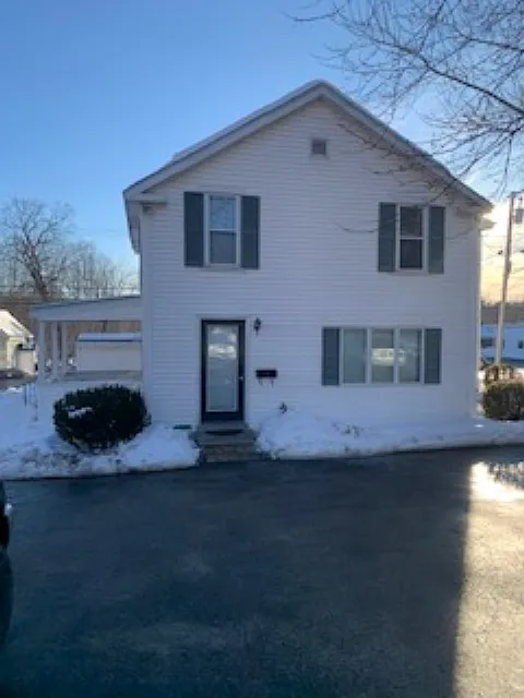 296 Maine Ave #3