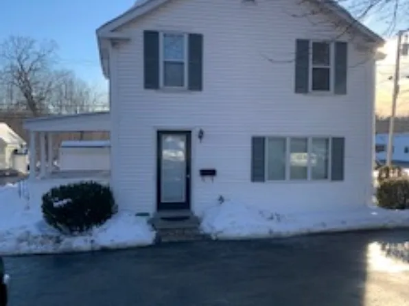 296 Maine Ave #3, Farmingdale, ME 04344