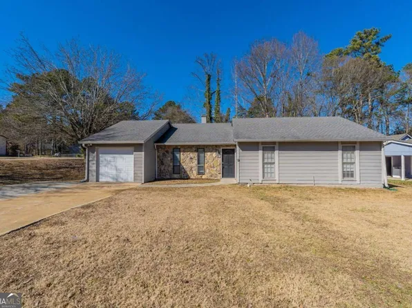 5725 Twain Dr, Ellenwood, GA 30294