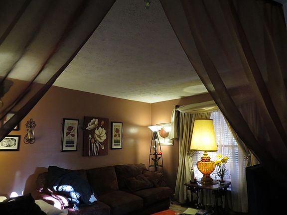3rd image of 128 Heaton Ave