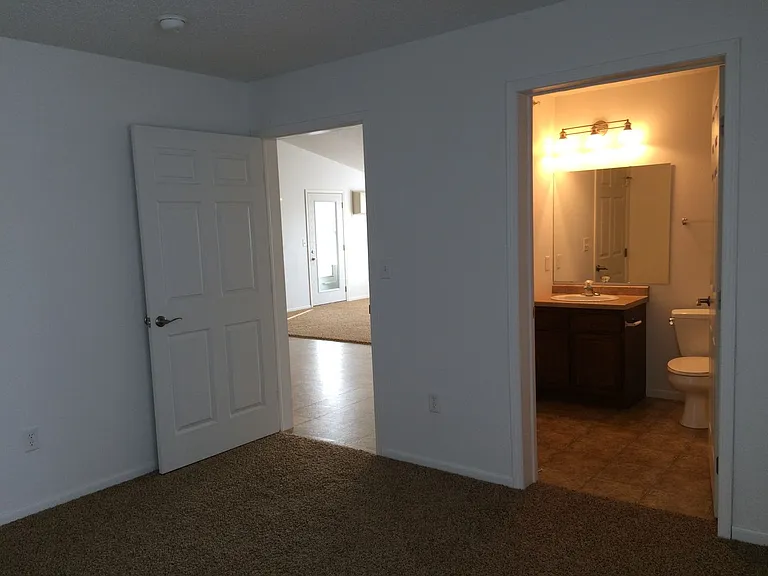 Old Orchard Apartments — Photo 63