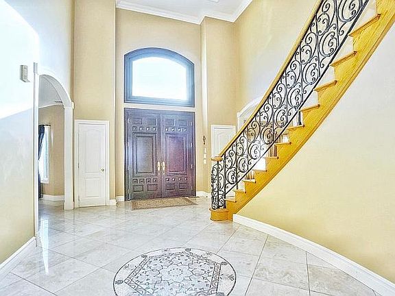 5th image of 503 Bedell Ave