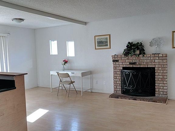 2nd image of 210 Yosemite Dr
