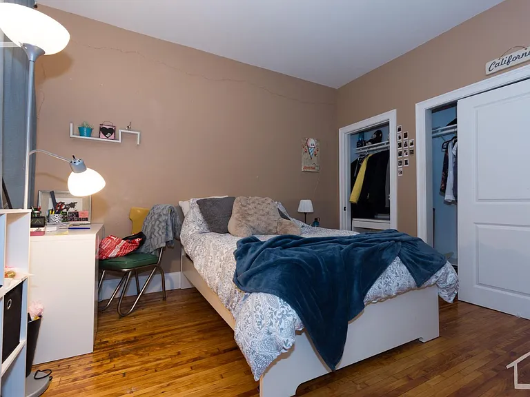 19 Saint Lukes Rd #1 — Photo 4