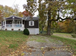 5203 Clifton Terrace Rd, Godfrey, IL 62035